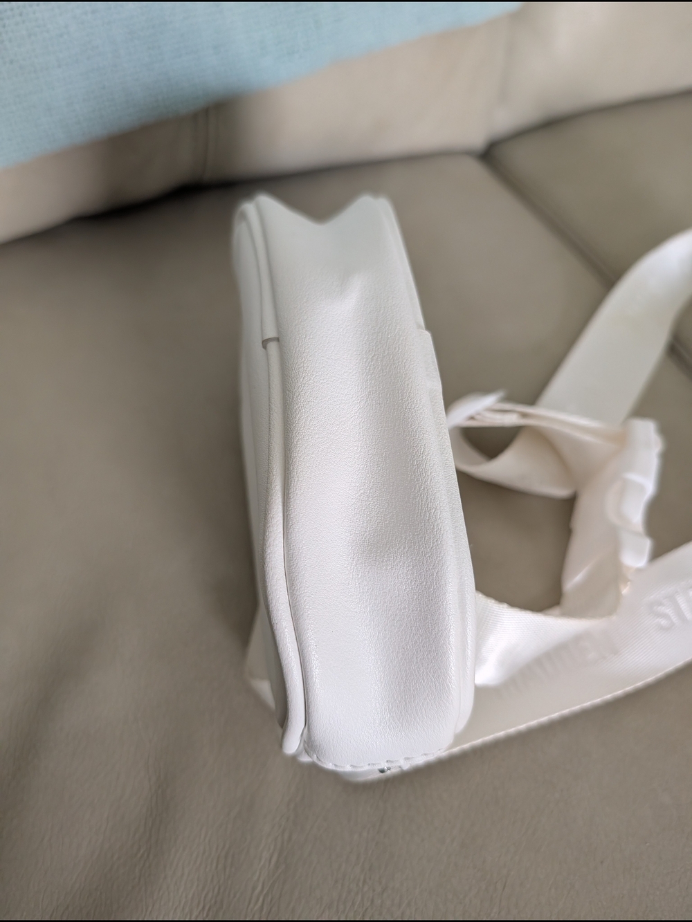 Steve Madden White Oval Crossbody Bag - Picture 3 of 10